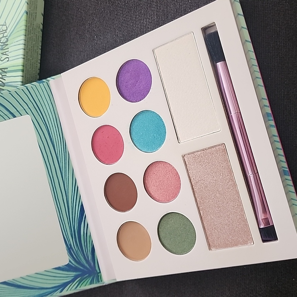 Moods Eyeshadow Palette